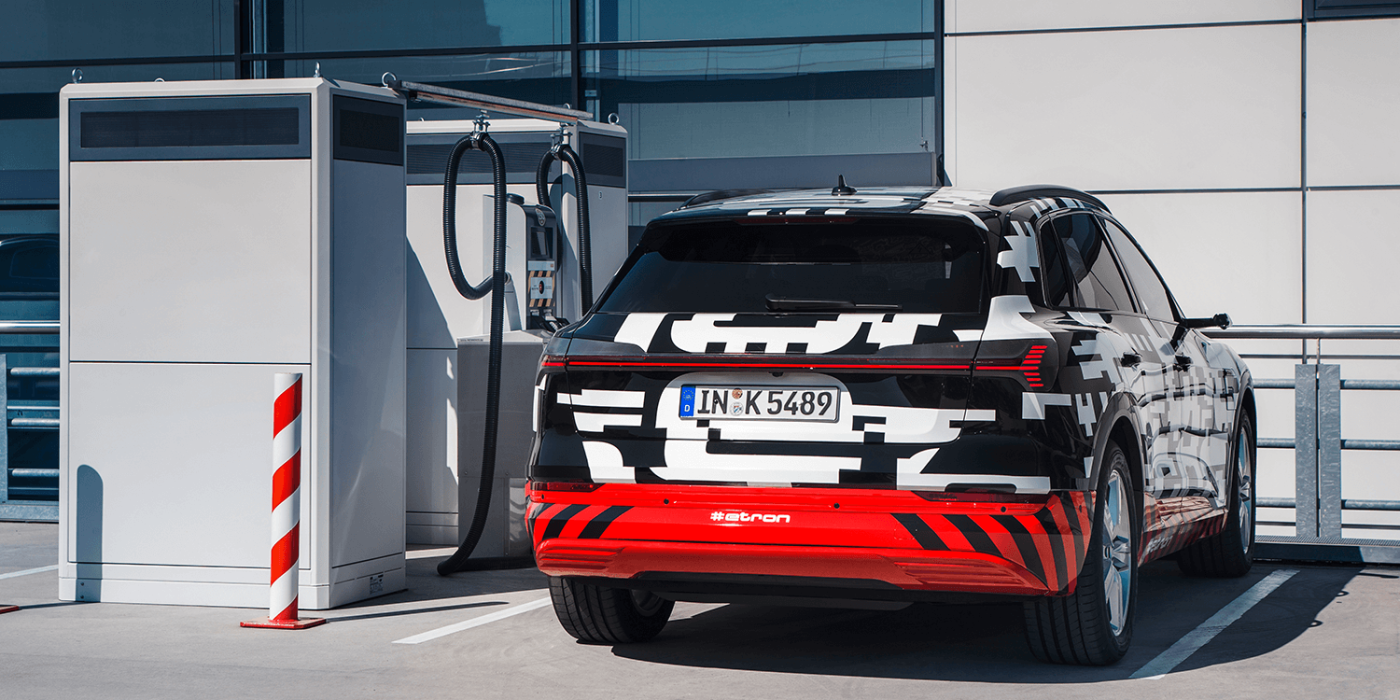 audi-e-tron-quattro-concept-car-2018-peter-schwierz-charging-station-ladestation-01