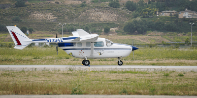 ampaire-337-hybrid-e-flugzeug-hybrid-electric-aircraft-01-min