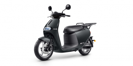 gogoro-2-utility-e-roller-electric-scooter-2019-01