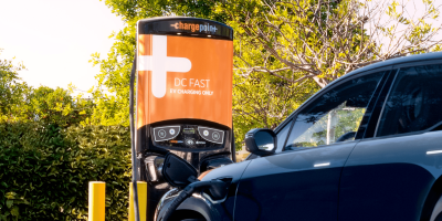 fisker-ocean-chargepoint-ladestation-charging-station-usa-2023-01-min