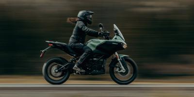 zero-motorcycles-e-motorrad-electric-motorcycle-dsr-x-2023-01-min